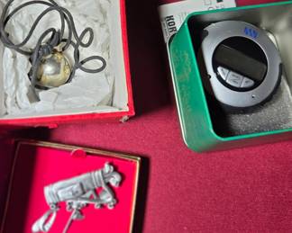 Golf pin vintage jewelry 