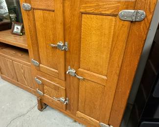 Oak ice box