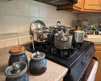 Kitchen items and ceramics