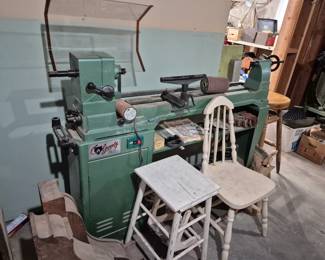 Grizzly wood lathe
