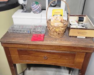 Sewing machine cabinet