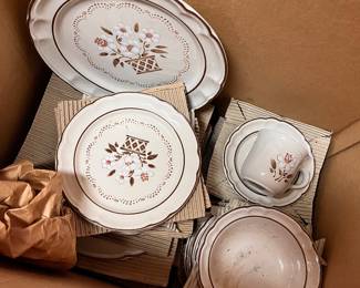 vintage Cumberland dinner plates and mugs in the Mayblossom pattern, crafted from stoneware in Japan during the 1970s