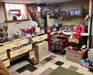 Loaded room with treasures