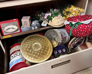 Vintage Xmas Cookie Tins 