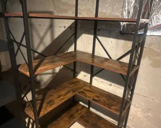 Corner bookshelf