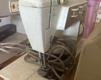 vintage Singer Touch & Sew Deluxe Zig Zag