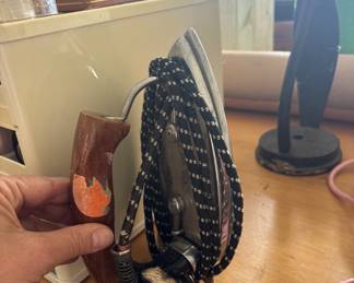 Antique Electric Iron 40s-50s
