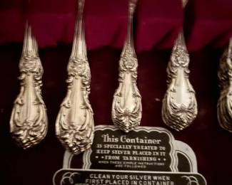 1940s Reed & Barton silverware “Burgundy” pattern, 43 pieces, sterling weight 2,107 grams (estimated stainless steel and knives’ handle fill weights have been deducted from total weight)