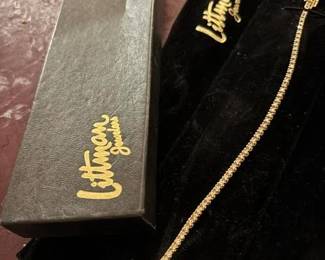 A few pieces of the Fine Jewelry in this Estate this picture is of a 2.0CT. TWI 4PRNG Diamond Tennis Bracelet complete with combo purchase receipt/appraisal dated 11/13/1995 diamond tenn with purchase receipt/appraisal from Littleton Wyoming Valley Mall 11/13/1995