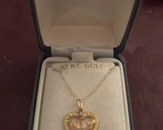 Pictures of a few pieces of the Fine Jewelry in this Estate more to be added