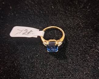 Gold Ring with Beautiful Stone