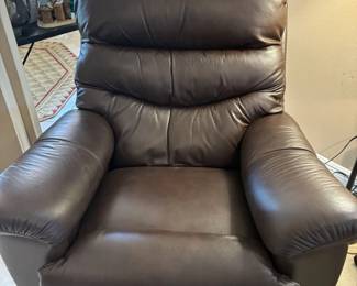 ***Available for pre sale*** La-Z- Boy electric recliner (1 year old) $395
