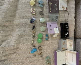 ***Available for pre sale*** Jewelry Lot #4 $15