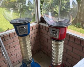 ***Available for pre sale*** Blue machine $150 & Red machine $135 ( no key for either )