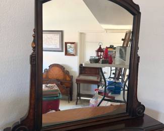 Antique dresser, top mirror