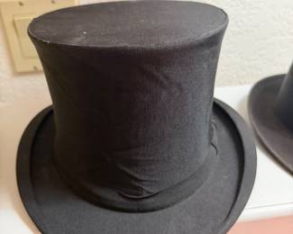 Antique collapsible top hat