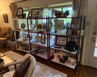 So much decor!