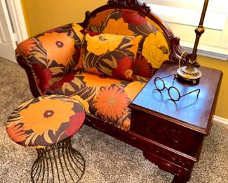 $300  - Antique/ Vintage Gossip/ telephone chaise chair  with ottoman and (4) pillows