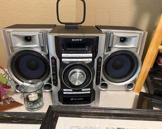 Sony MHC- EC55 Mini- Hi-Fi component system - 3 disc player, AM/FM Stereo tuner  