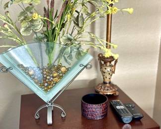 Nightstand (2 available )