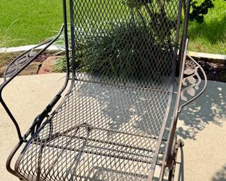 $60 Vintage wrought iron chair ( 4 available ) 