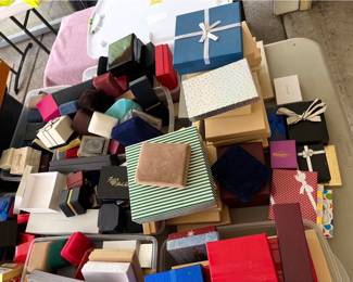 Display jewelry boxes can’t buy one at a time or all boxes for $25