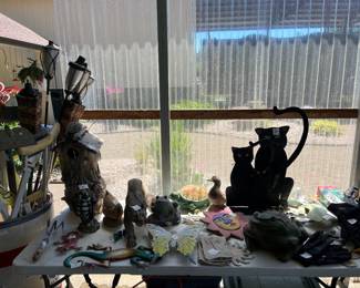 Yard art birdhouse $10