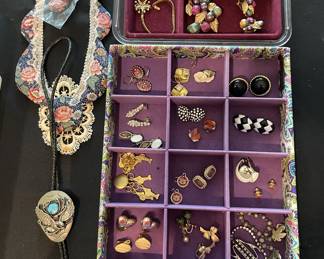 Costume jewelry 