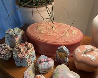 Incolay box; trinket boxes 