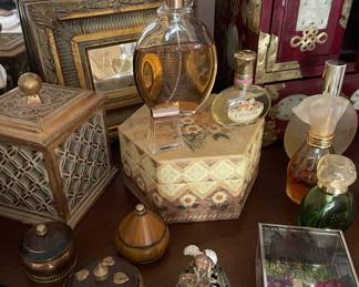 Trinket boxes & perfume