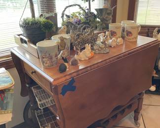 Tea cart