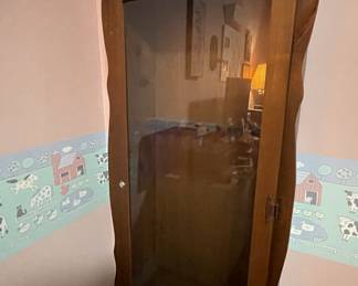 Small gun cabinet