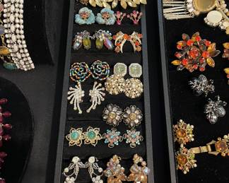 Costume jewelry 