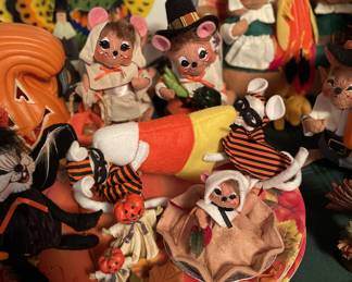 Thanksgiving Annalee dolls 