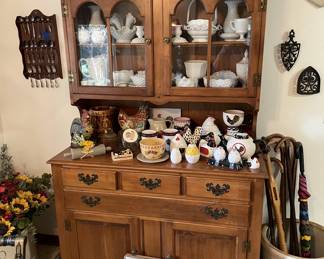 Maple hutch