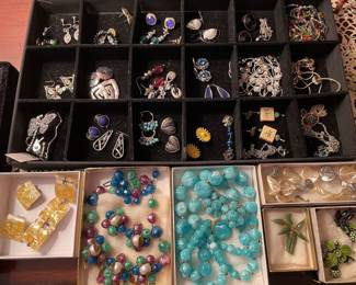 Costume jewelry 