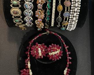 Costume jewelry 