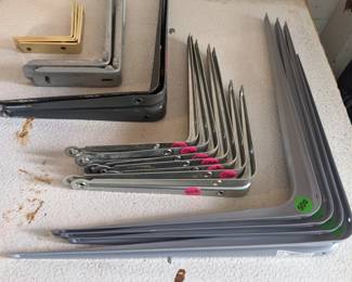 Shelf brackets