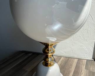 Battocchio Standing Coppa, White and Gold 