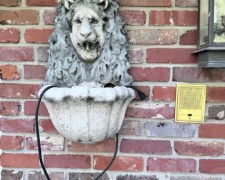 wall fountain