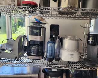 KITCHEN APPLIANCES