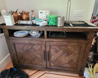 GORGEOUS BUFFET AND DISHES