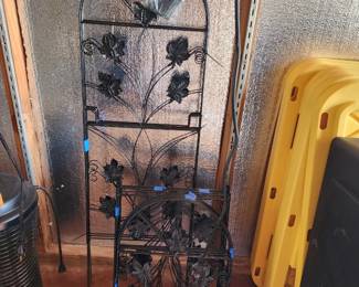 GARDEN DECOR