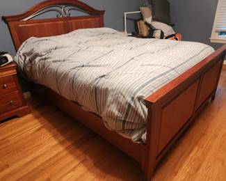 Bedroom set (queen bed frame)