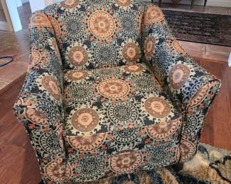 Like-new accent chair