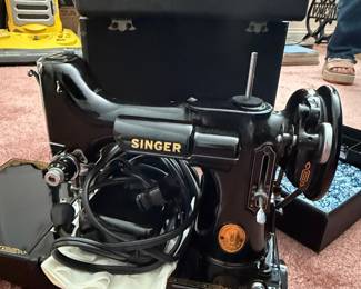 Singer "Featherweight" Portable Sewing Machine