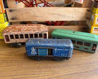 Marx "O" Gauge Tinplate Train Cars (3)