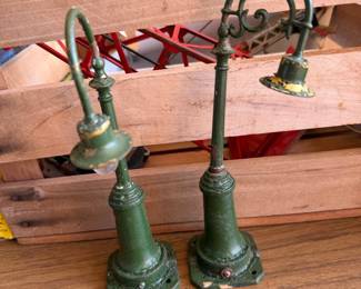 Vintage Lionel O Gauge Model Railroad Street Lamps (Pair)