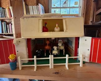 Vintage Fisher-Price Play Family Farm #915
