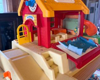 Vintage Fisher-Price Little People School House Playset #2550